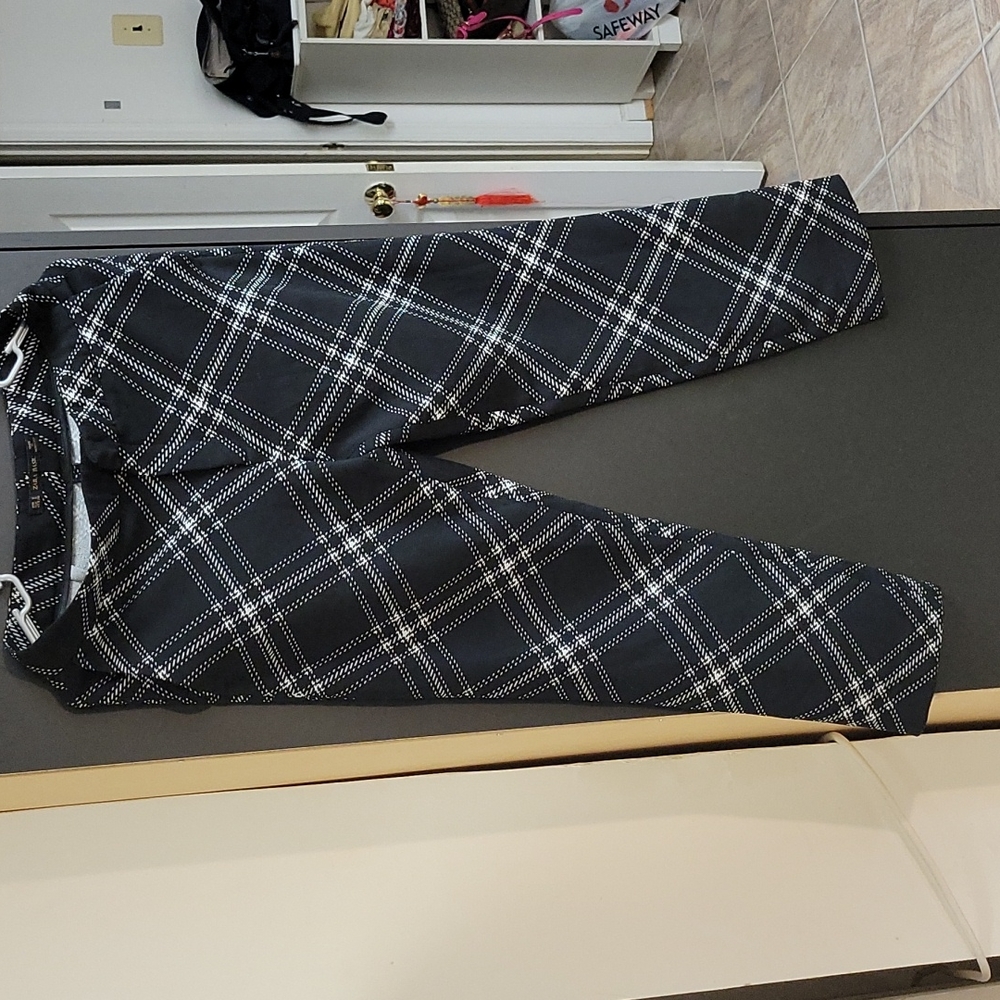 Zara Basic Black Plaid Casual Pant Size S